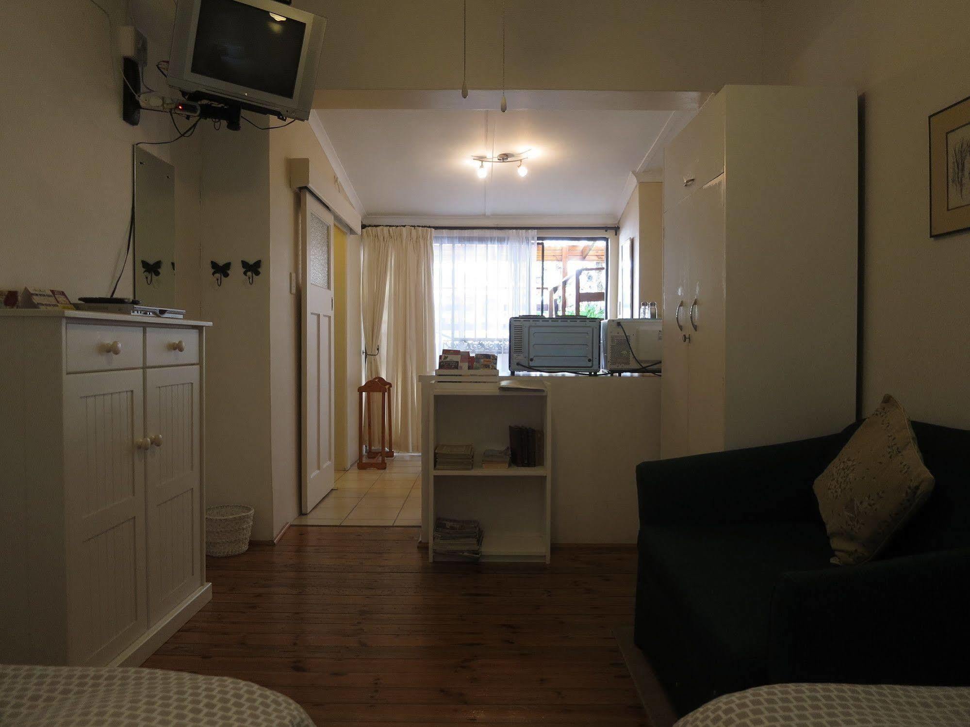 Dempsey'S Self-Catering Guest House Puerto Elizabeth Exterior foto